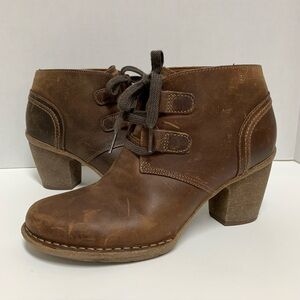 Clarks Brown Leather Carleta Lyon Lace Up Ankle Boots Booties Women's 8